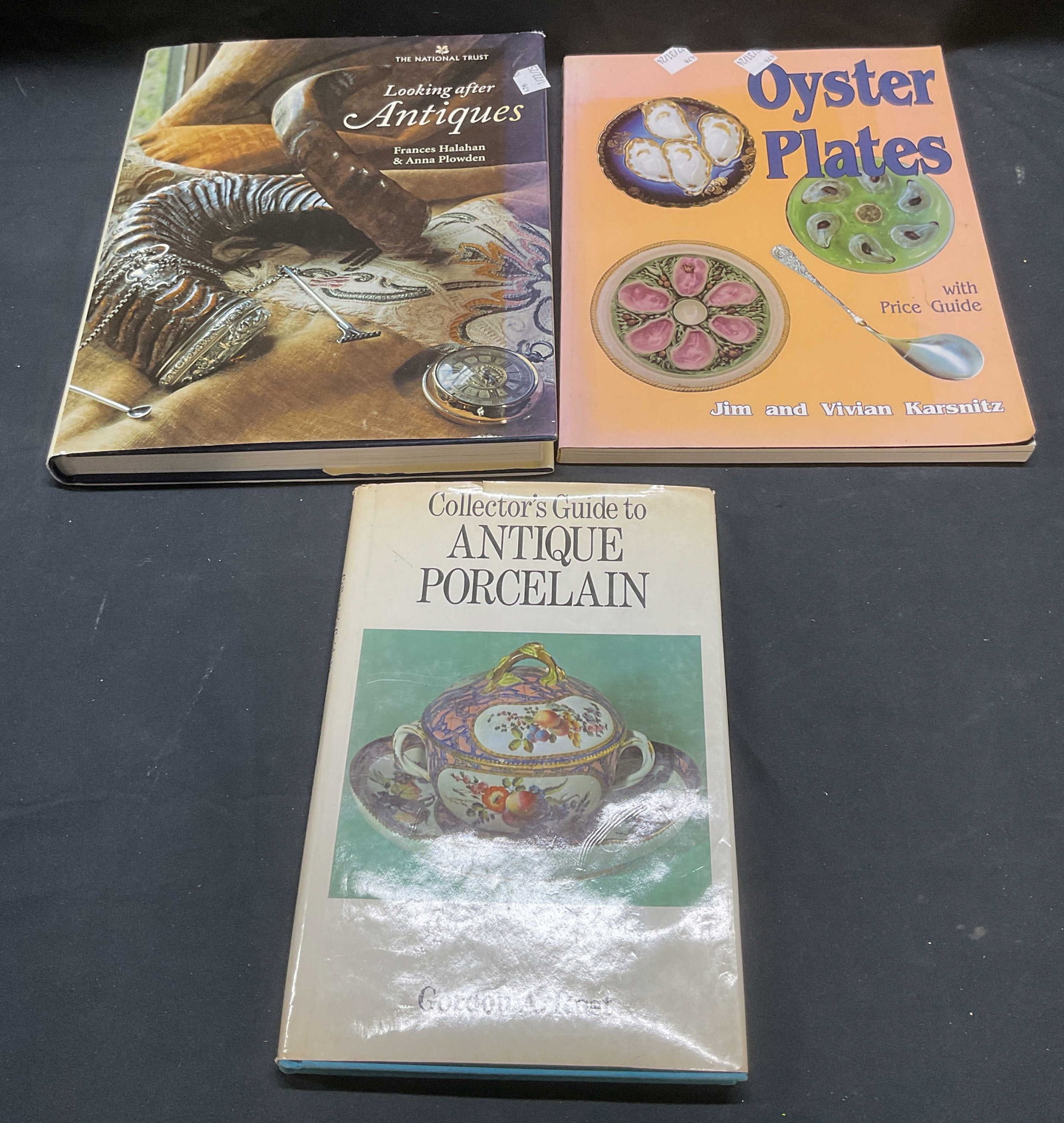 Lot 3 Antq & Collectible Books, Illust 1973-1993: Lot of 3 vintage antiques and collectibles subject book. Oyster Plates by Jim and Vivian Karsnitz, publ Schiffer, 1993. Looking After Antiques by Frances Halahan and Anna Plowden, publ The National Tr