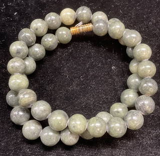 Vintage Jade Beaded Choker Necklace: Vintage round beaded jade choker necklace. Drop length approx 7 inches. Some wear including scratching. Jewelry, estate jewelry, fine jewelry, cocktail jewelry, fashion jewelry, accessories,