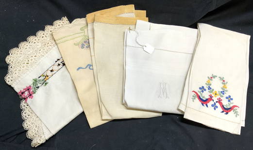 Lot 5 Vntg Assorted Table linens & Cloths: Lot includes 5 linens. Each are vintage. One piece monogrammed M. Some linens have multi toned embroidered detailing. Largest piece in lot measures approximately 30.5 inches long 17 inches wide.