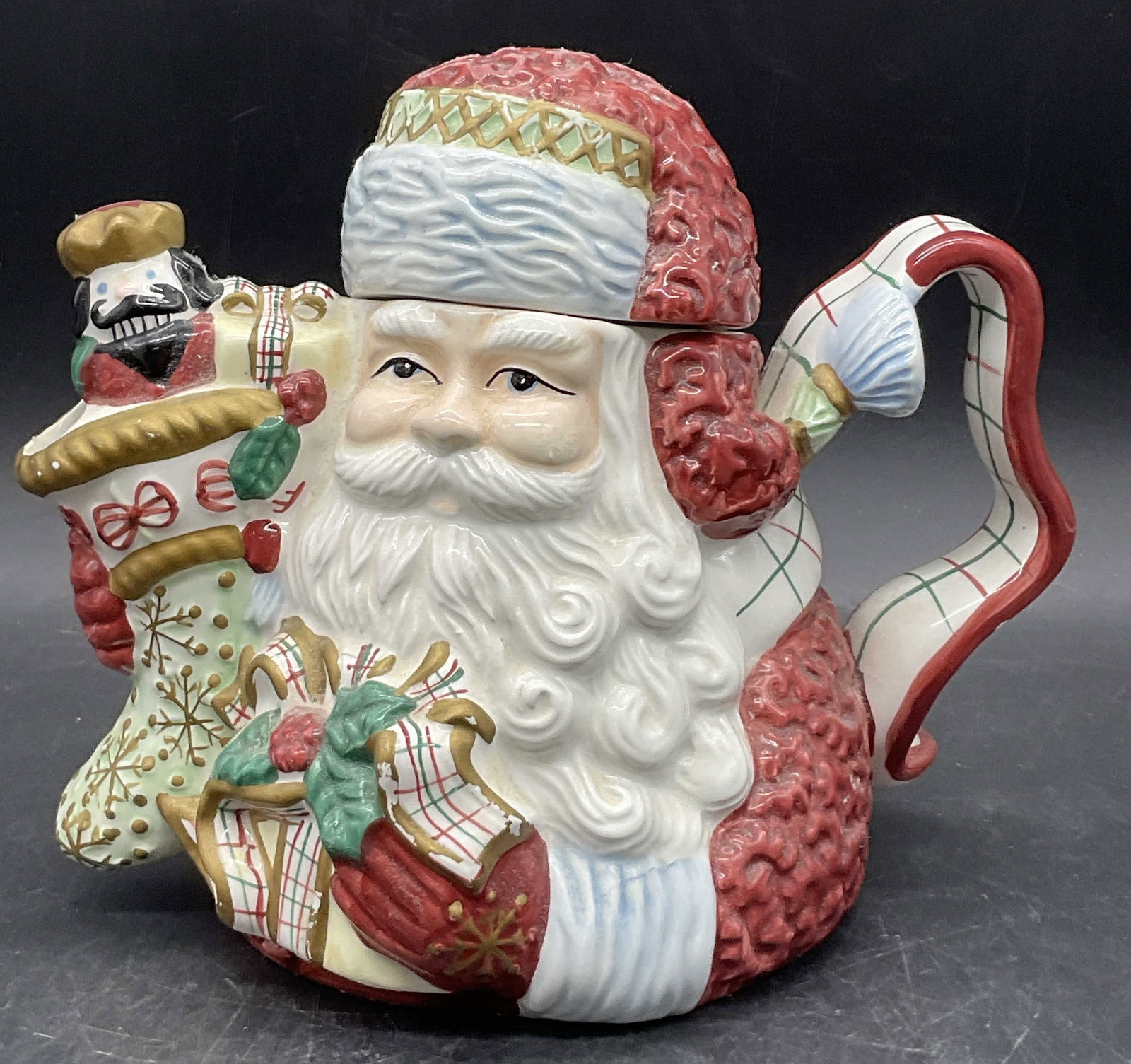AVON Vintage Old World Santa Clause Ceramic Teapot (1 of 8)