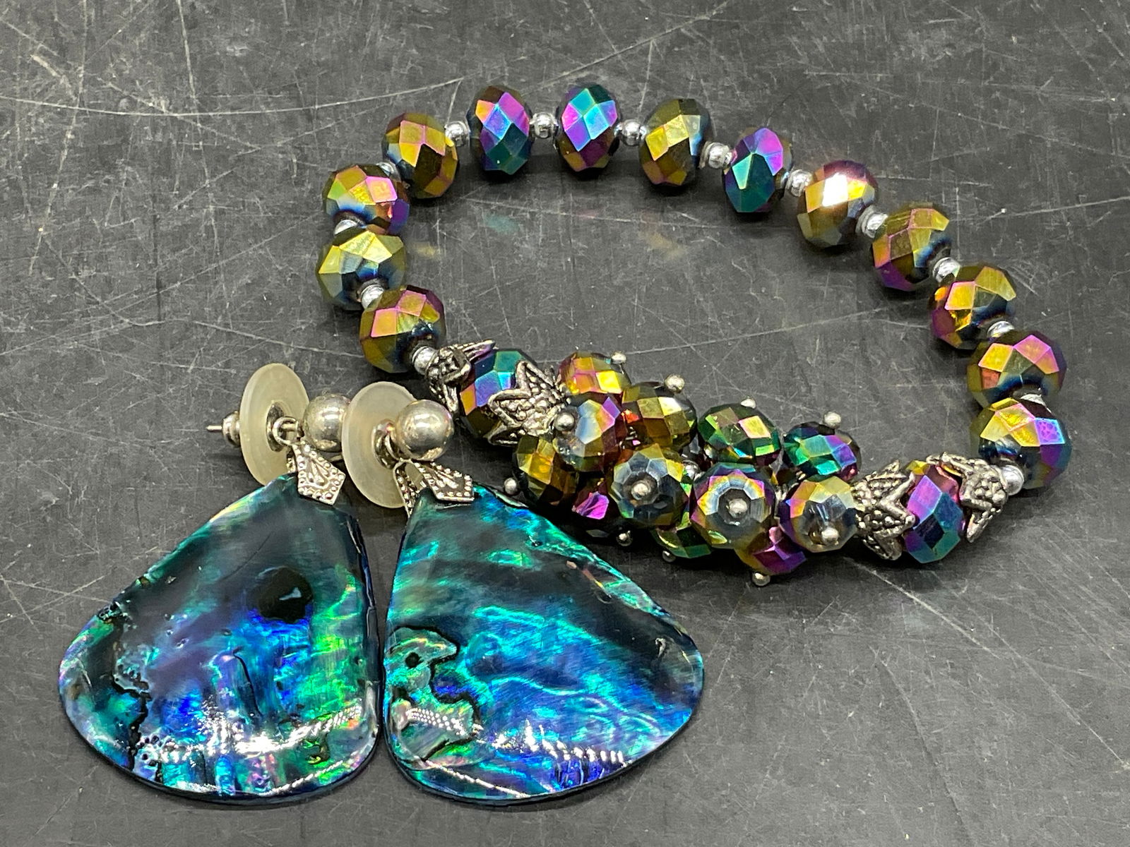 Lot 2 Iridescent Bead Bracelet & Shell Earrings (1 of 7)