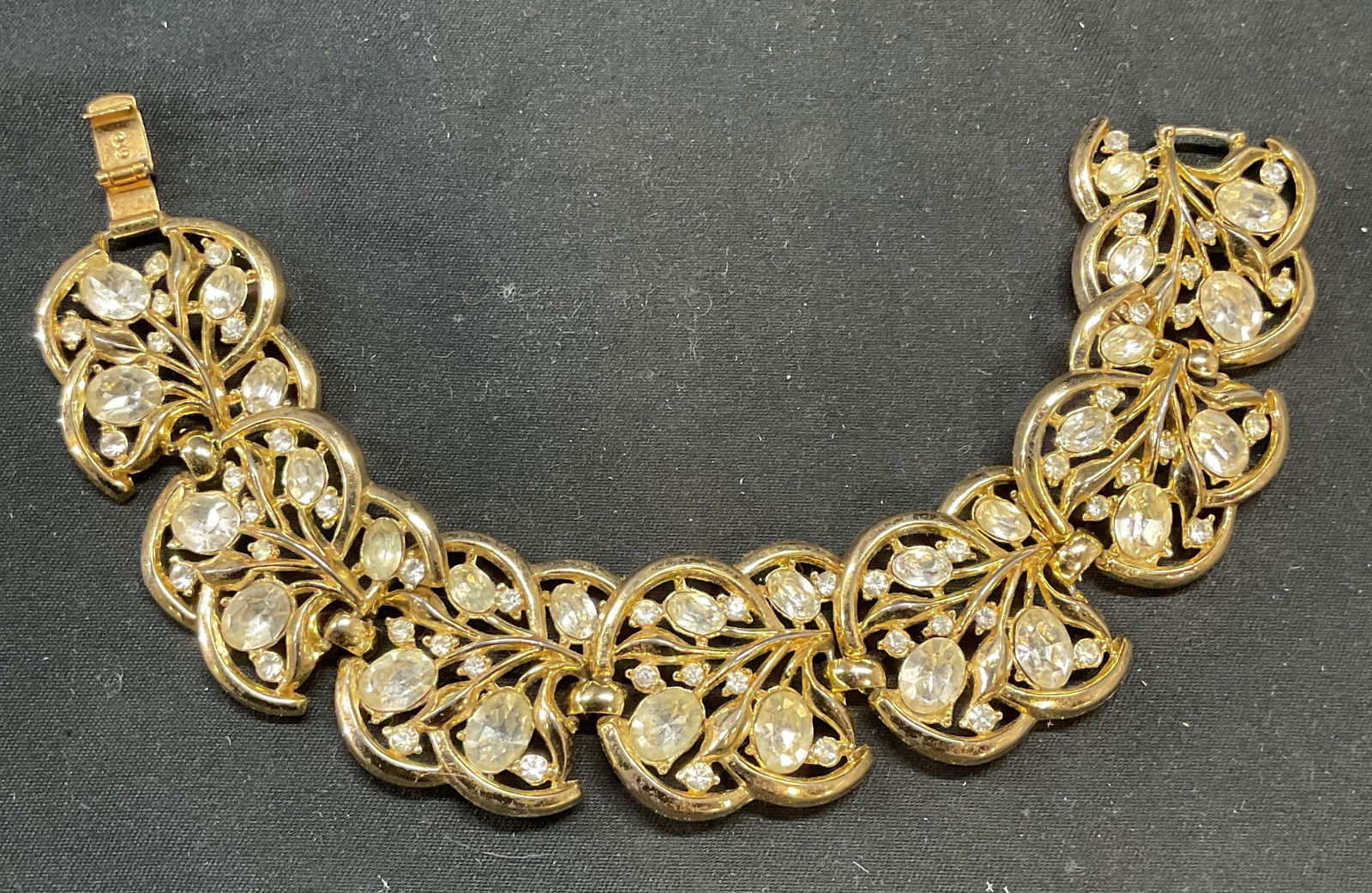 Vintage Trifari Gold Tone Crystal Bracelet (1 of 6)