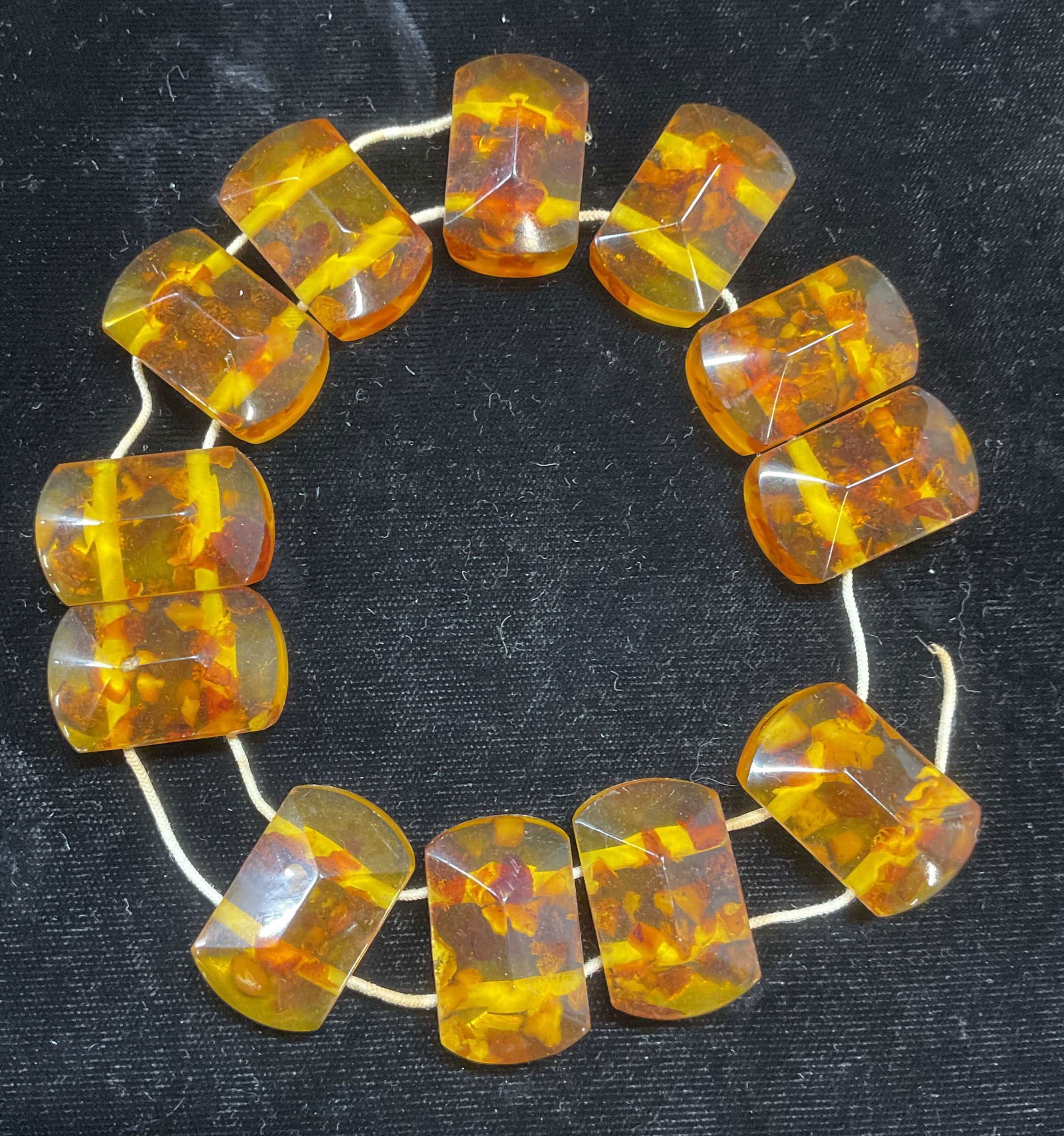 Vintage Amber Lucite Beaded Bracelet (1 of 6)