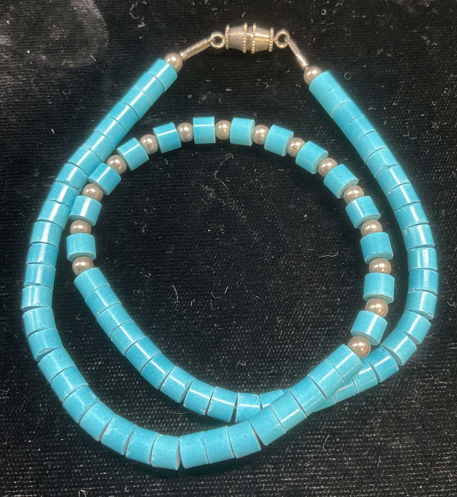 Silver Tone Faux Turquoise Beaded Necklace (1 of 6)