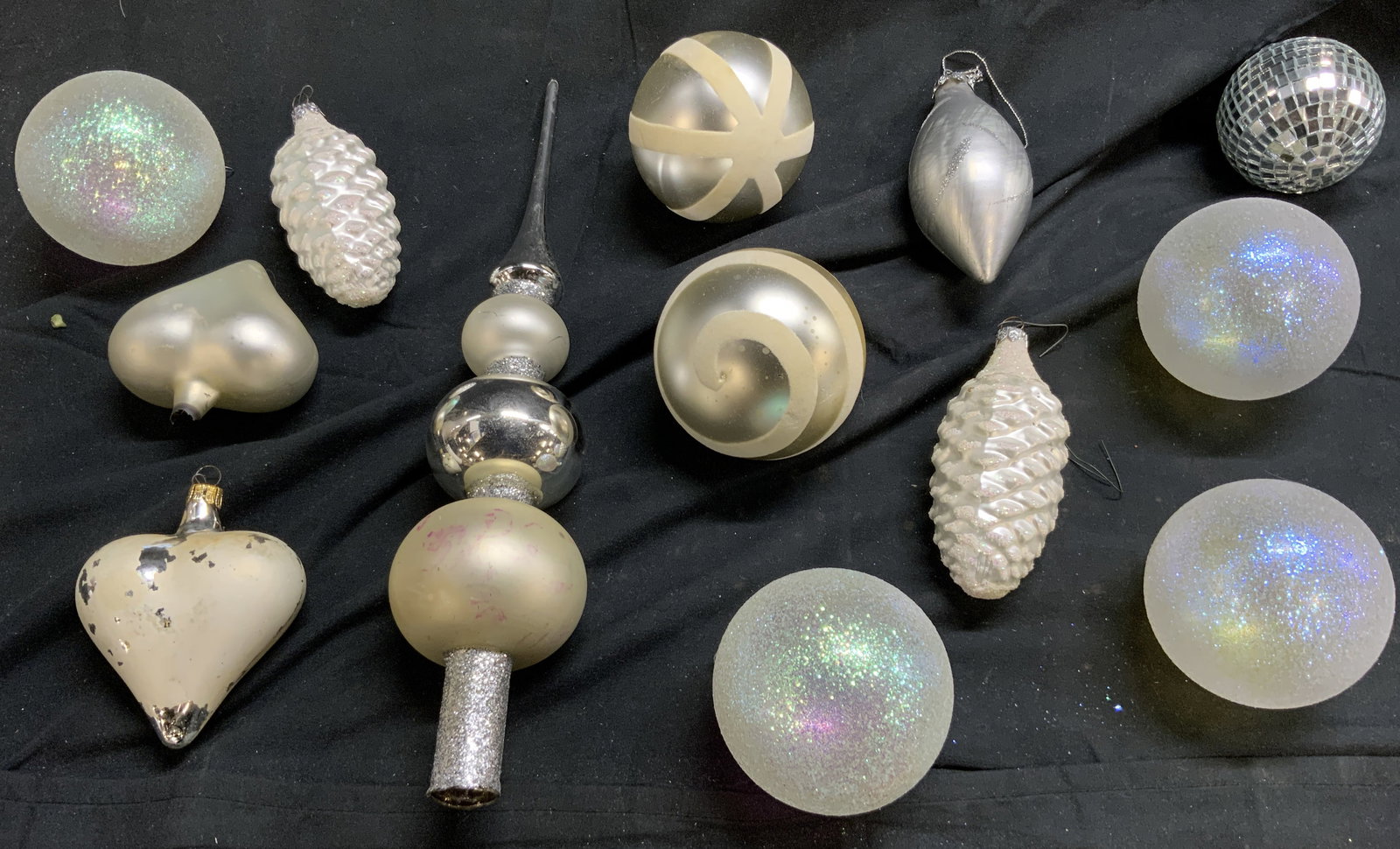 Lot 13 Assorted Christmas Tree Ornaments (1 of 9)