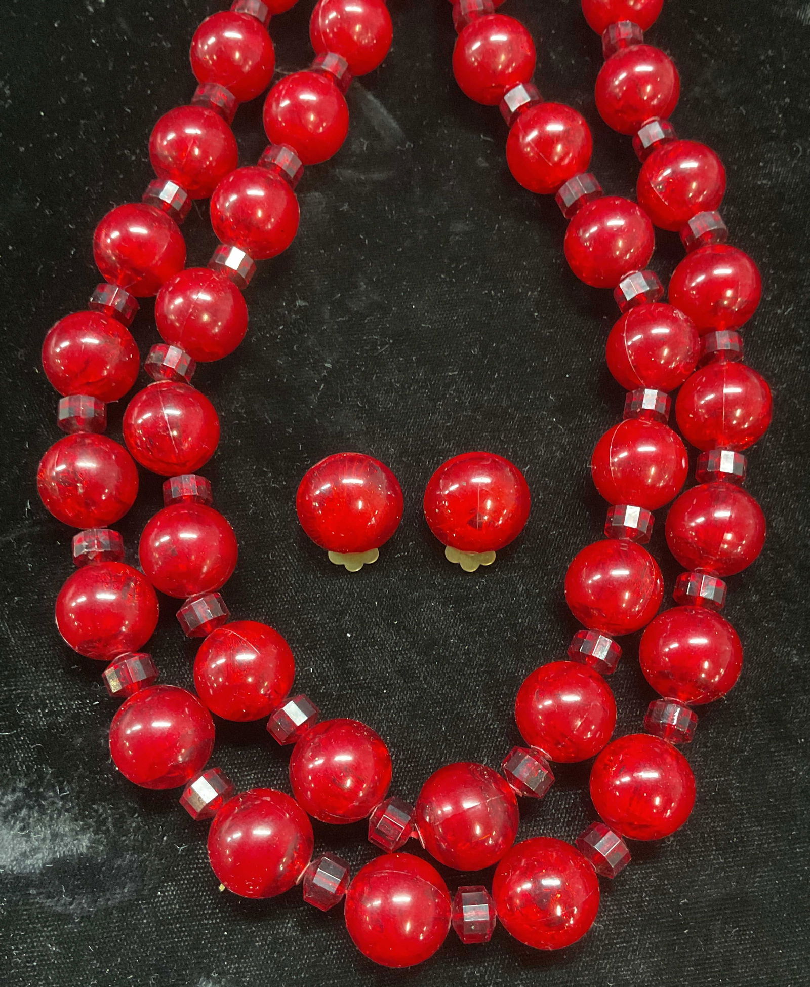 Lot 2 Vtg Red Crystal Beaded Necklace & Earrings (1 of 6)