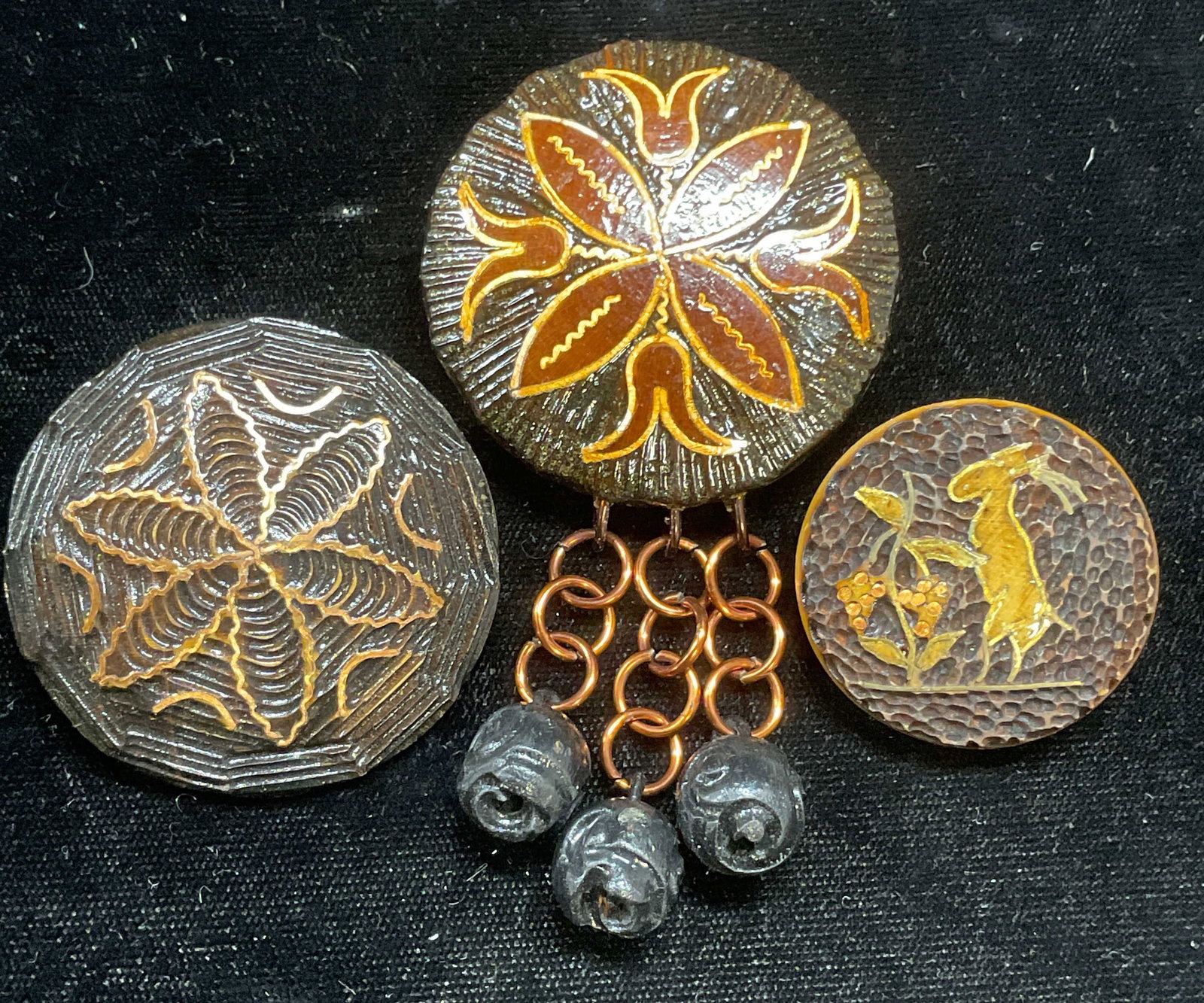 Lot 3 Vintage Carved Wood Brooches: Lot of 3 Vintage carved wooden brooches. Flower and animal motifs. Largest approx 3 x 2 inches. Some wear to all including scratching observed. Jewelry, estate jewelry, costume jewelry, cocktail jewel
