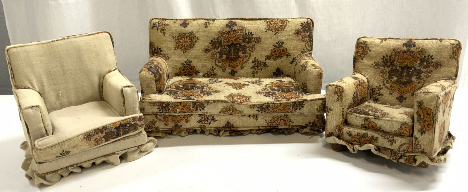 Set 3 Vntg Floral Detailed Doll Furniture (1 of 10)