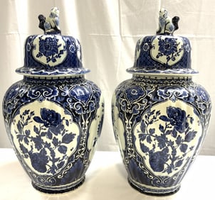 Pr DELFTS ROYAL SPHINX BOCH Scalloped Porc Urns