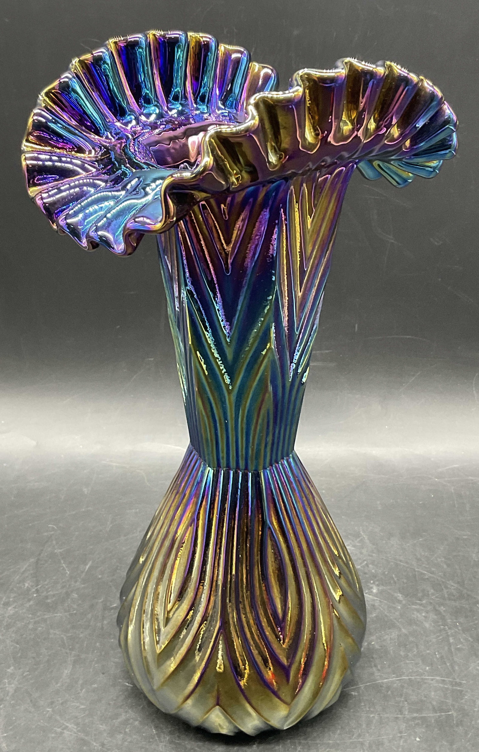FENTON Iridescent Crimped & Ribbed Art Glass Vase (1 of 9)