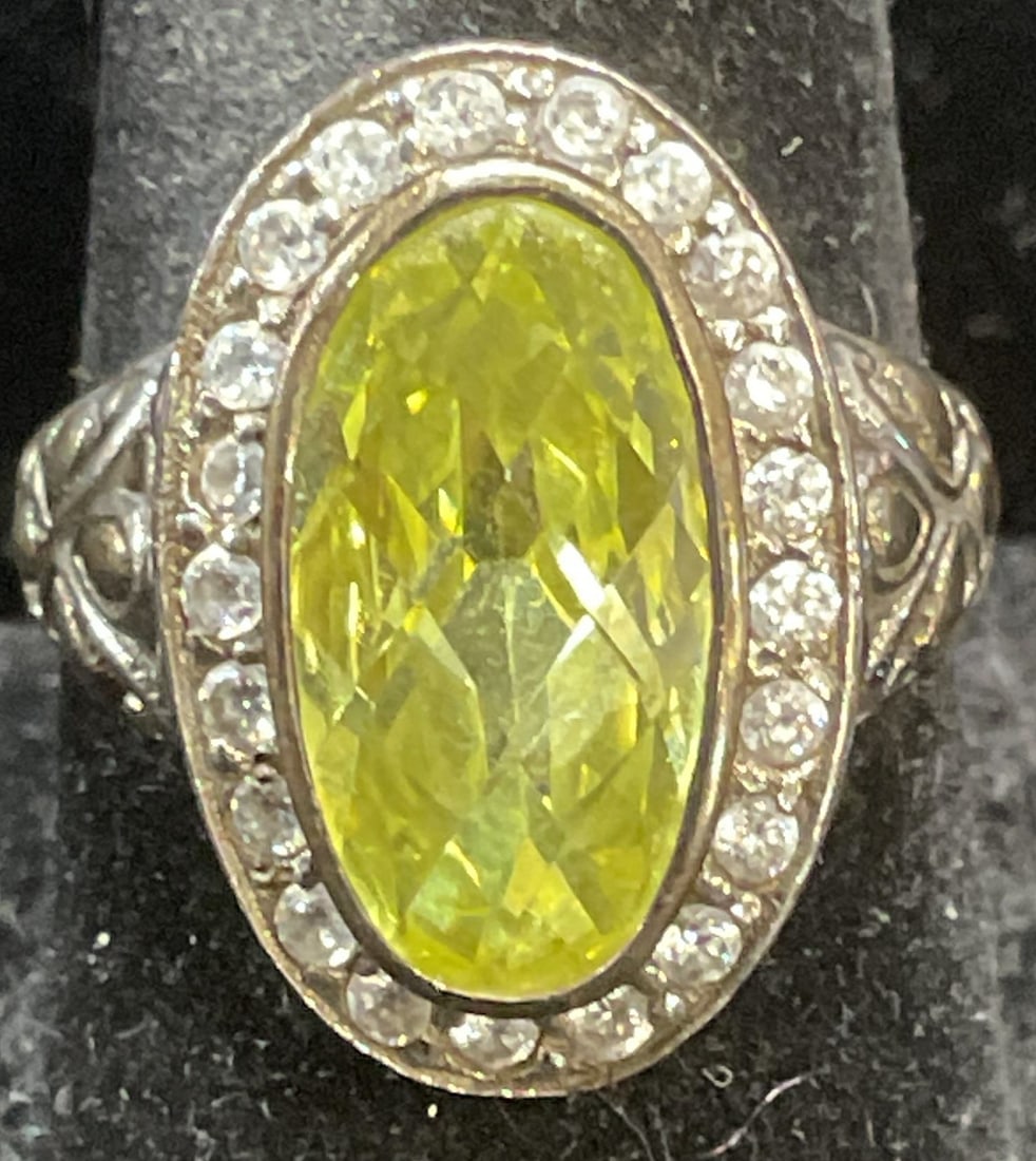 Vintage Sterling Silver Green Crystal Ring (1 of 6)