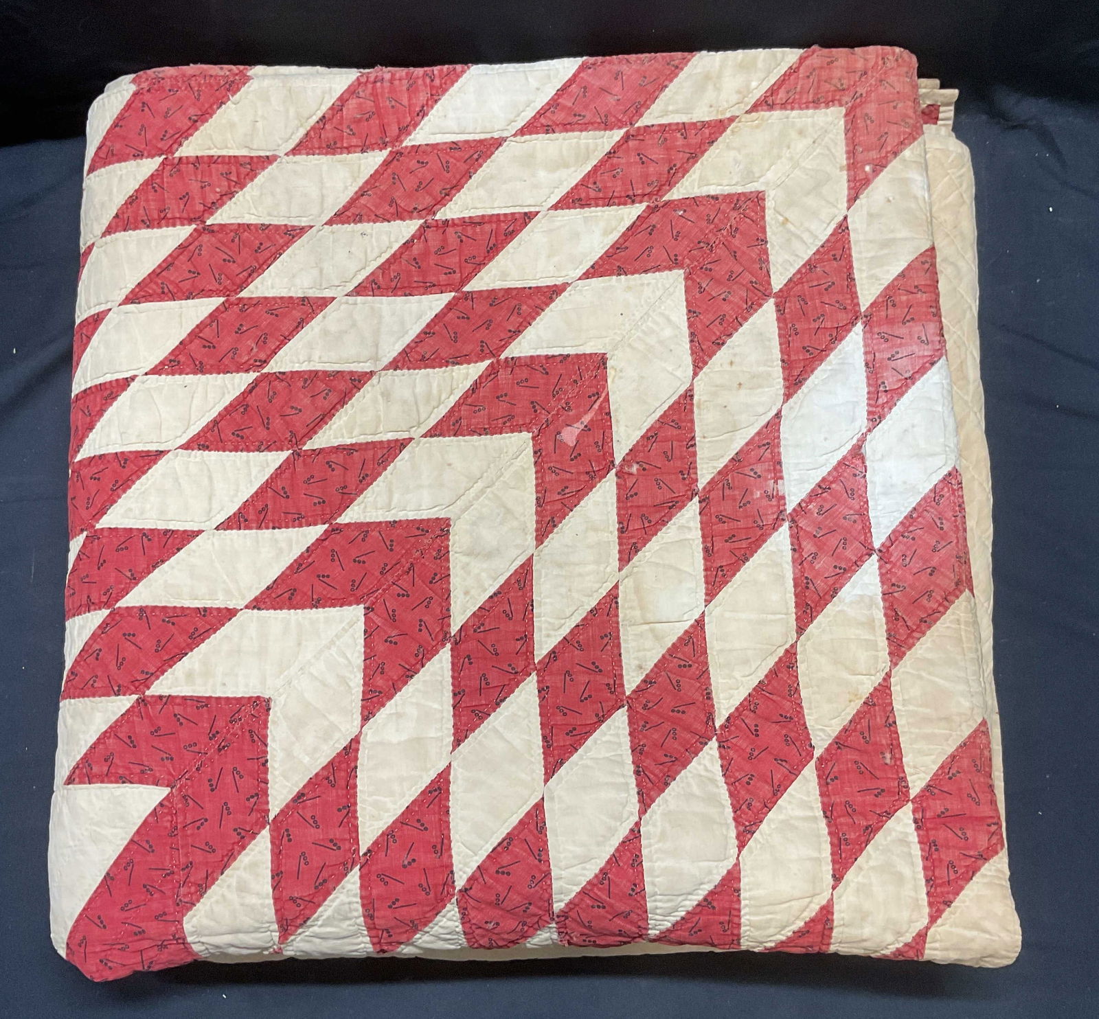 Vtg Handmade Diamond Patchwork Quilt (1 of 7)