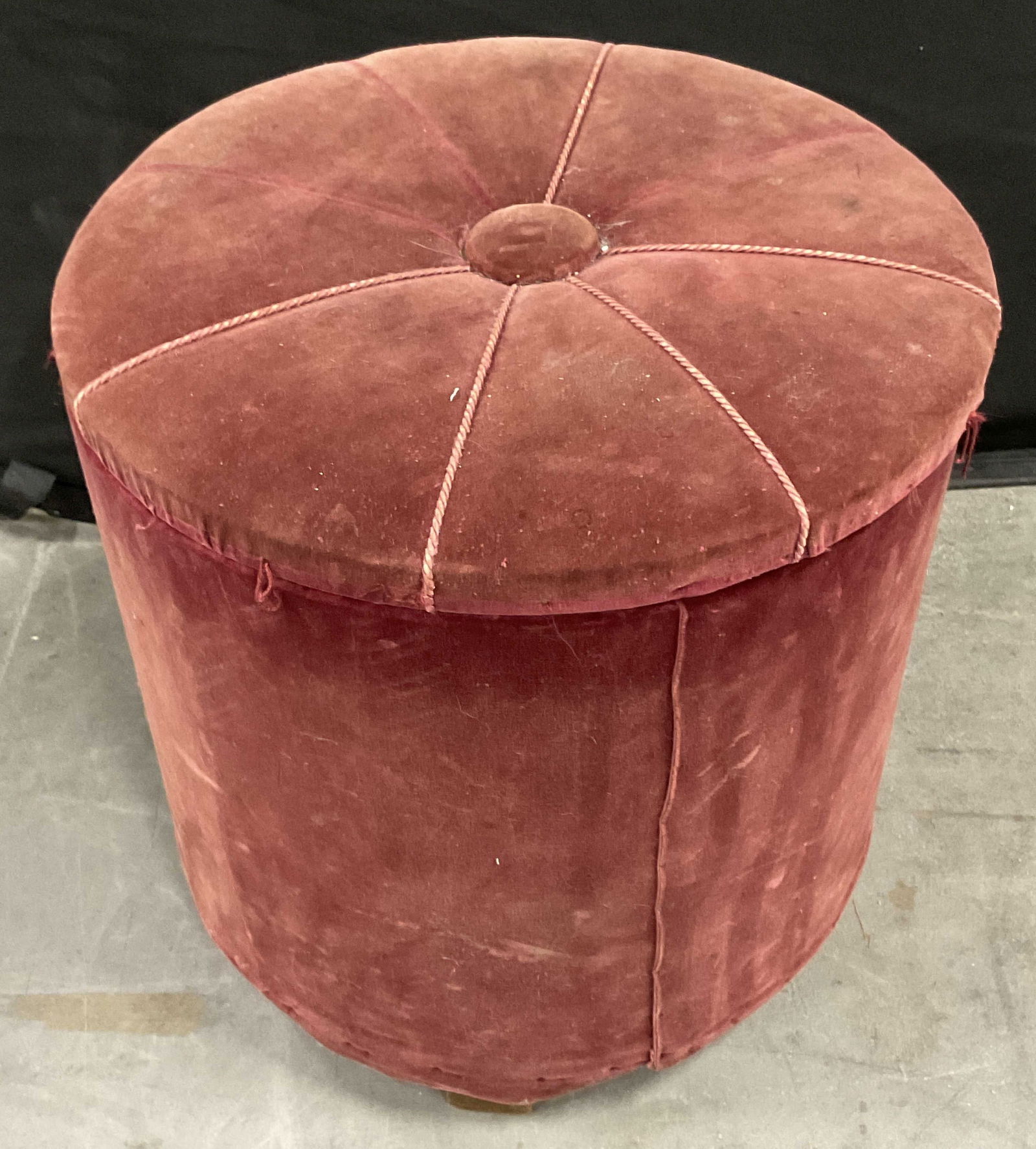 Vntg Velvet Upholstery Storage Ottoman Poof, Lid (1 of 8)