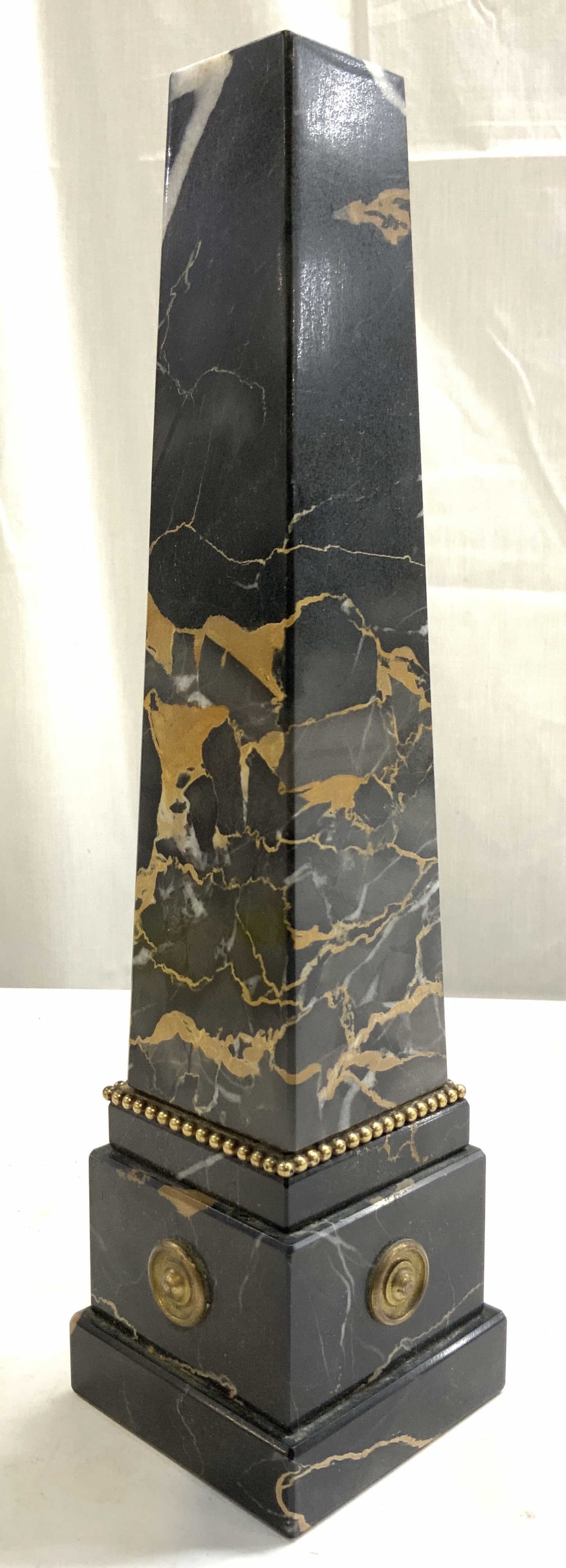 Vintage Marble Obelisk Black (1 of 8)
