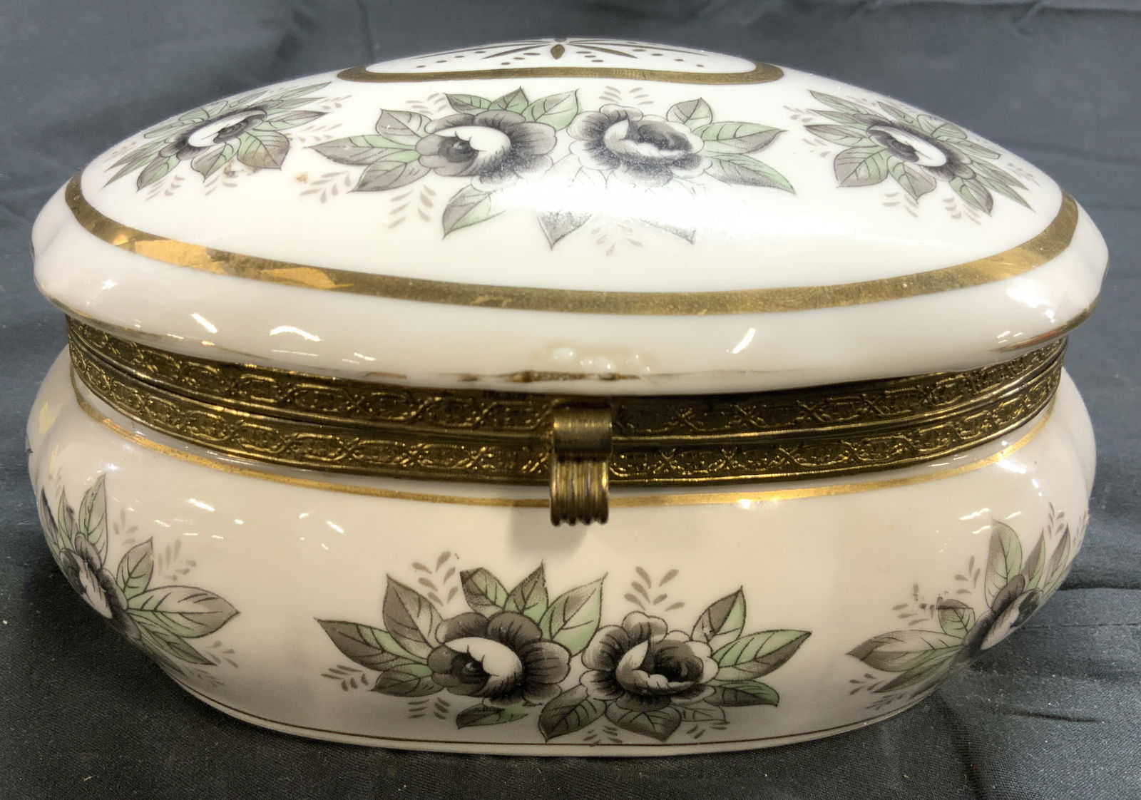 Isco Vtg Hand Painted Floral Keepsake Bx W Lid (1 of 9)