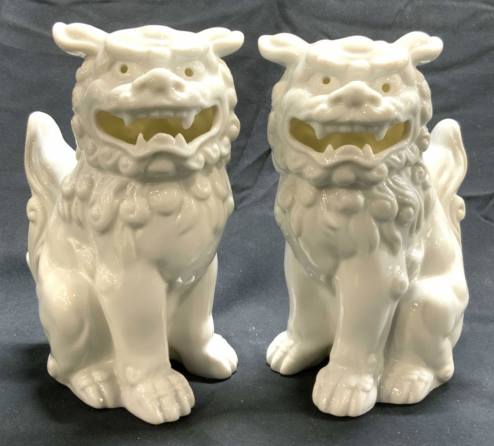 Pr Vintage Asian Porcelain Foo Dog Figures (1 of 8)