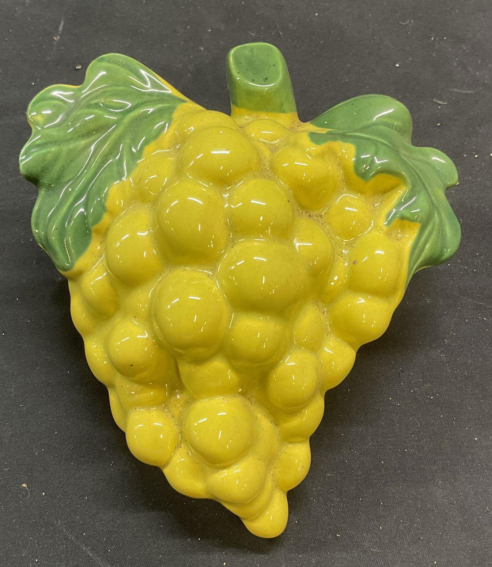 MCM Vtg Gilner Art Pottery Grape Wall Planter (1 of 6)