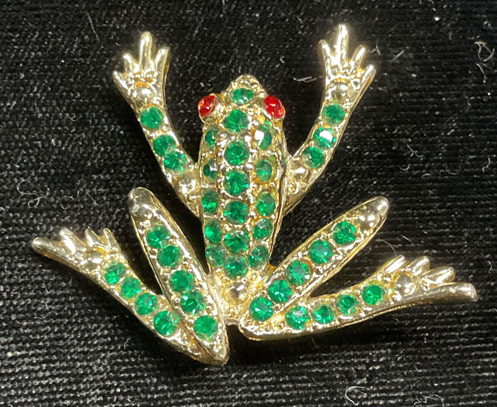 Gold Tone green Crystal Frog Brooch (1 of 6)