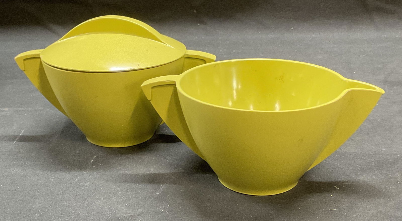 2 MCM Mallory Mello Ware Melmac Cream & Sugar (1 of 7)