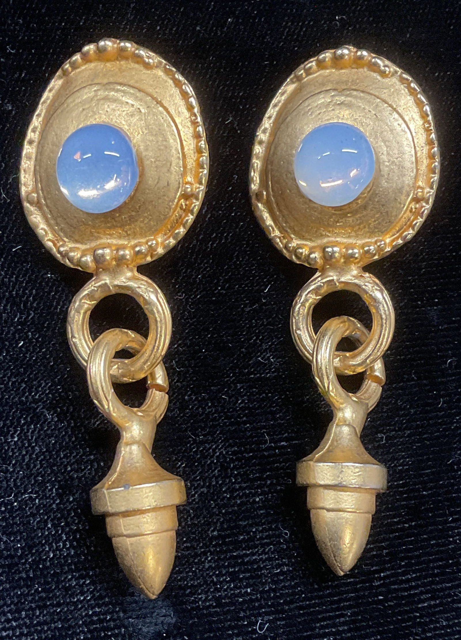 Vtg Gold Tn Faux Moonstone Cabochon Earrings (1 of 6)