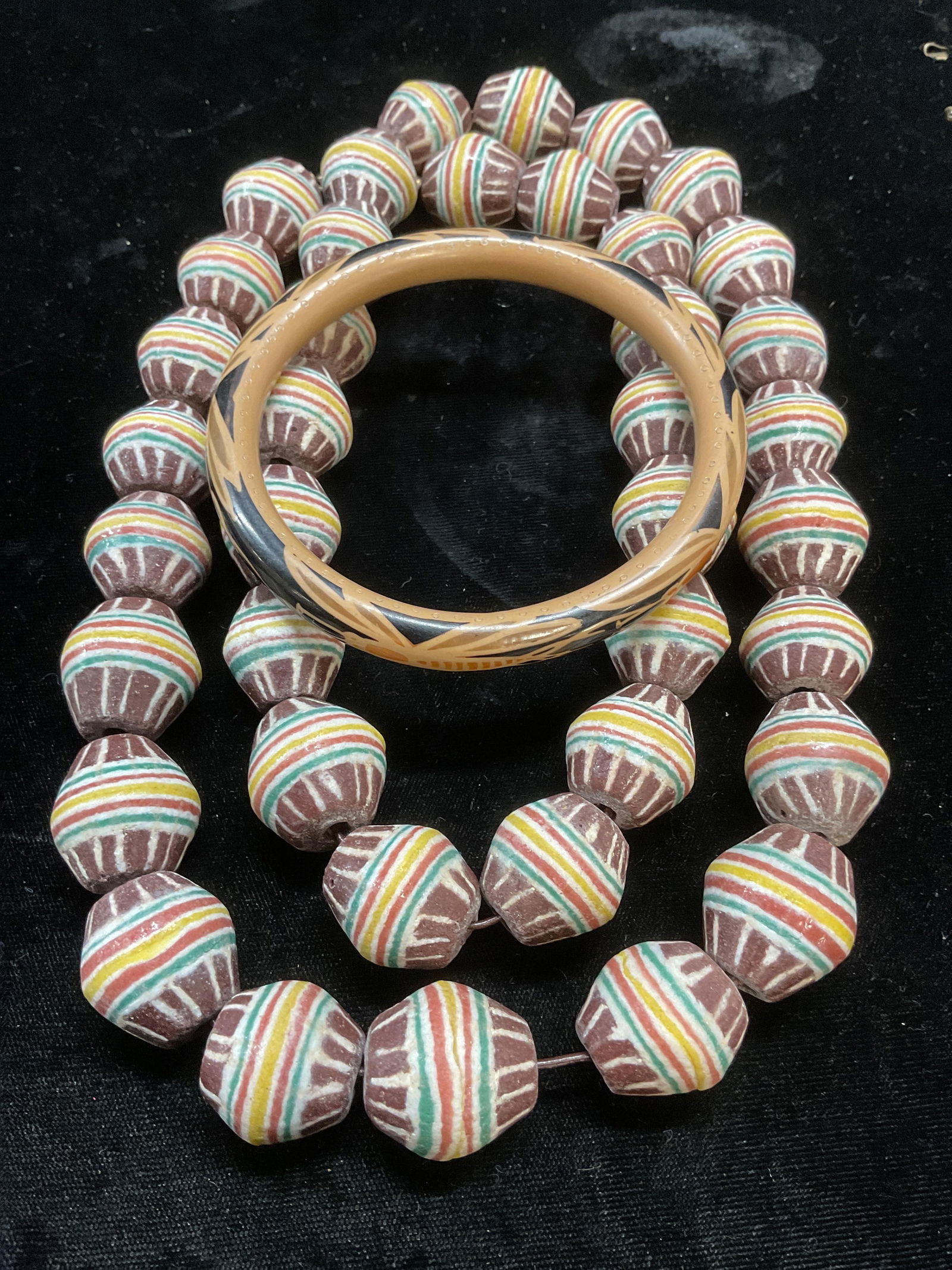 Lot 2 Tribal Style Beaded Necklace & Bracelet (1 of 6)