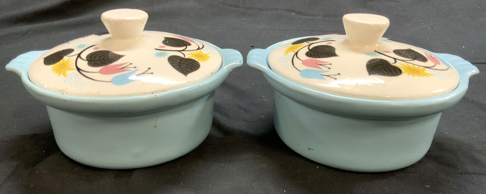 Vntg Pair Porcelain Bean Pots W Lids (1 of 5)