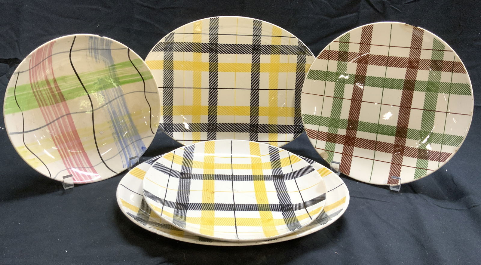 Lot 5 HOMER LAUGHLIN DURA PRINT Plates & More: Lot includes 2 oval form plates, & 3 circular plates each marked HOMER LAUGHLIN DURA PRINT on undersides. Lot includes 1 additional plate marked STETSON CHINA CO. Each plate is porcelain. Oval form pl