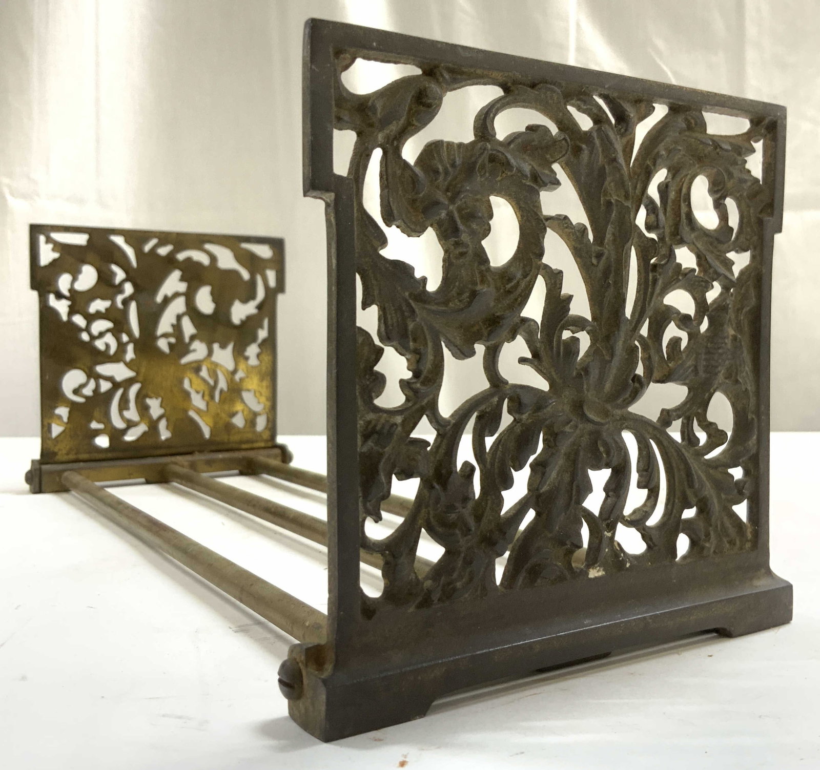 Vintage Ornate Folding Brass Bookend (1 of 7)