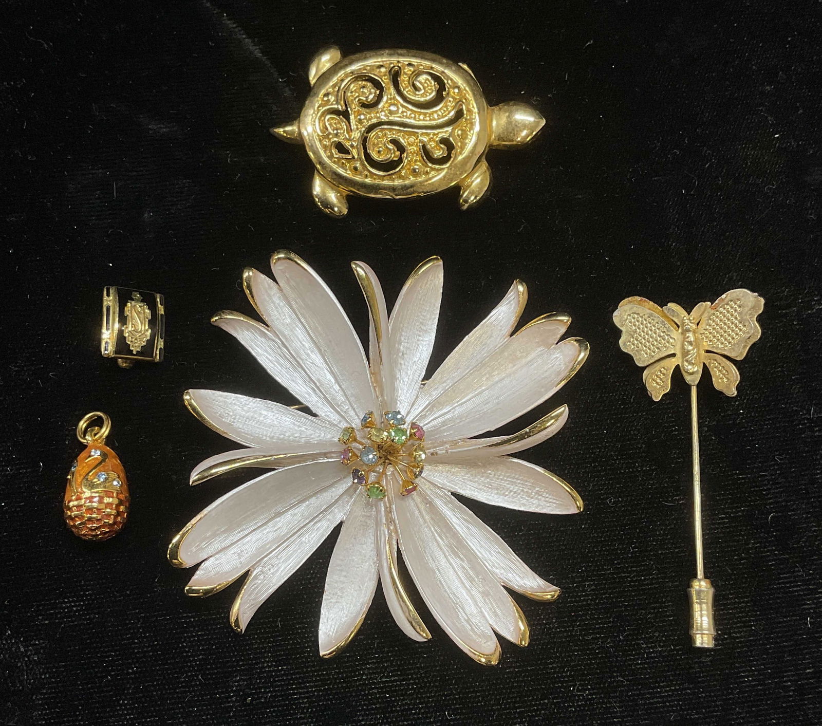 Group Lot Vintage Gold Tone Jewelry, (1 of 10)