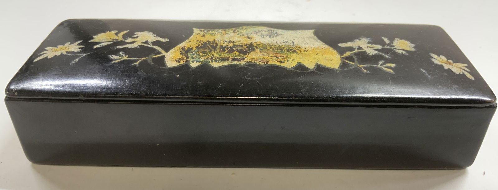 Divided Vtg Lacquered Trinket Box W Lid (1 of 7)