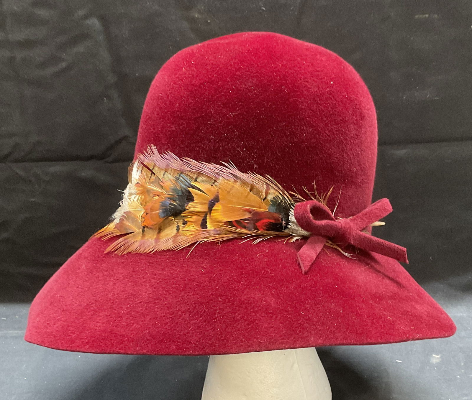 Vintage BETMAR Red Fur Felt Feather Hat (1 of 8)