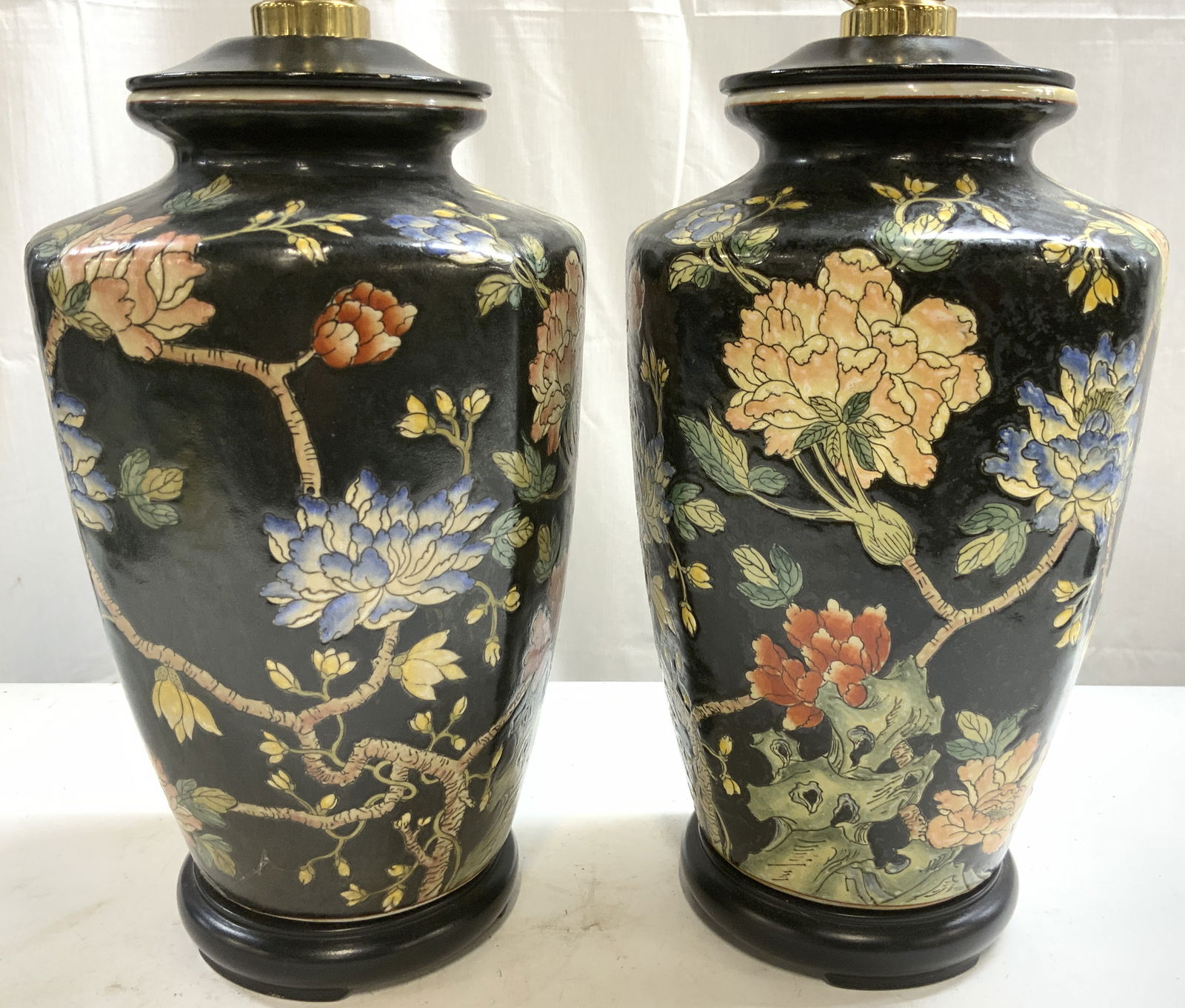 Pair Hand Painted Asian Porcelain Lamps (1 of 9)