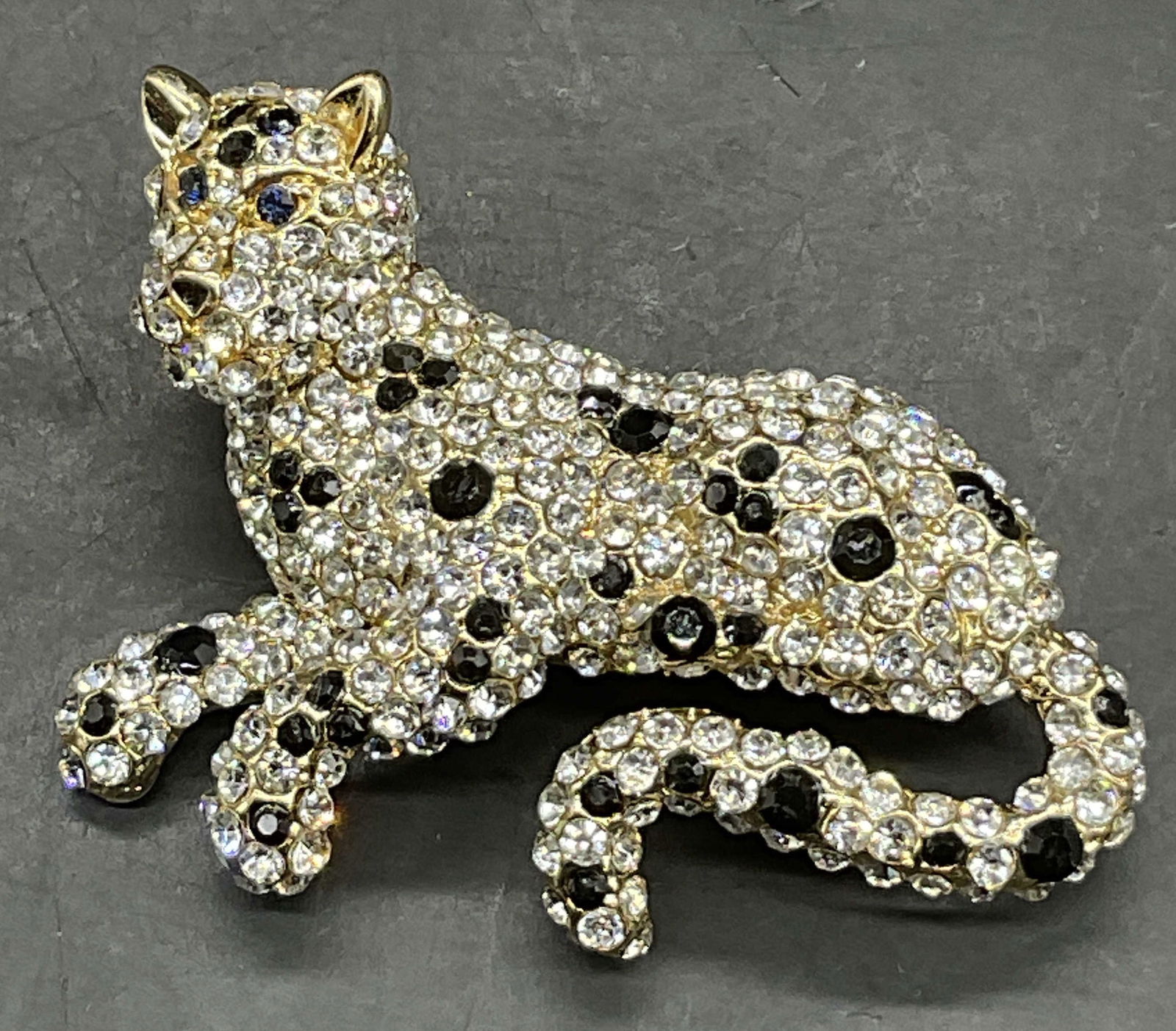 Vintage Bejeweled Crystal Leopard Brooch (1 of 8)