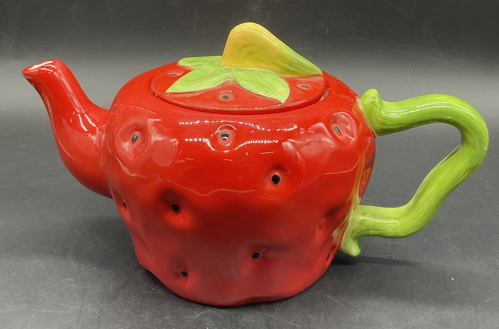 MESA Handcrafted Ceramic Strawberry Teapot, Lid (1 of 8)