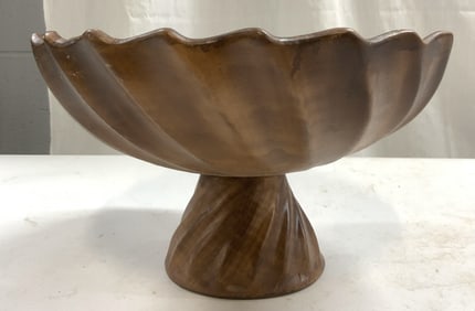 LANE & CO Scalloped Pedestal Bowl California