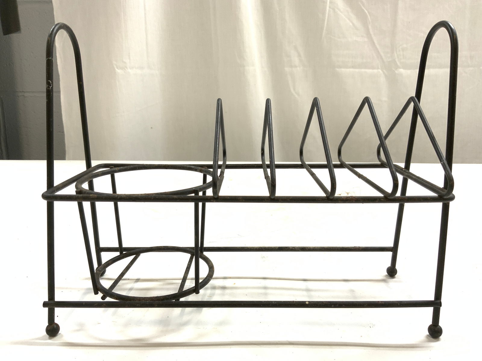 Vintage Metal Wire Caddy W Feet (1 of 7)