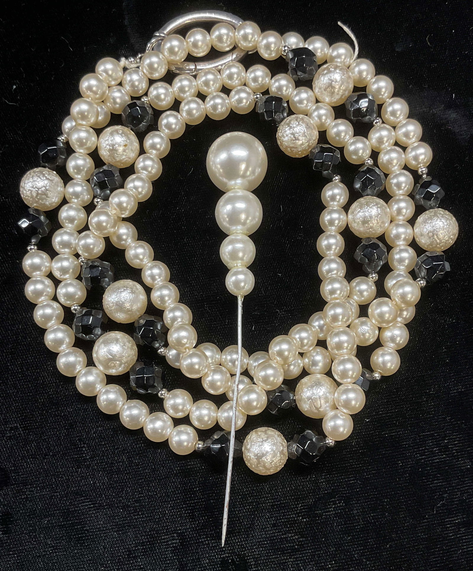 Lot 2 Faux Pearl Necklace & Stick Pin (1 of 6)