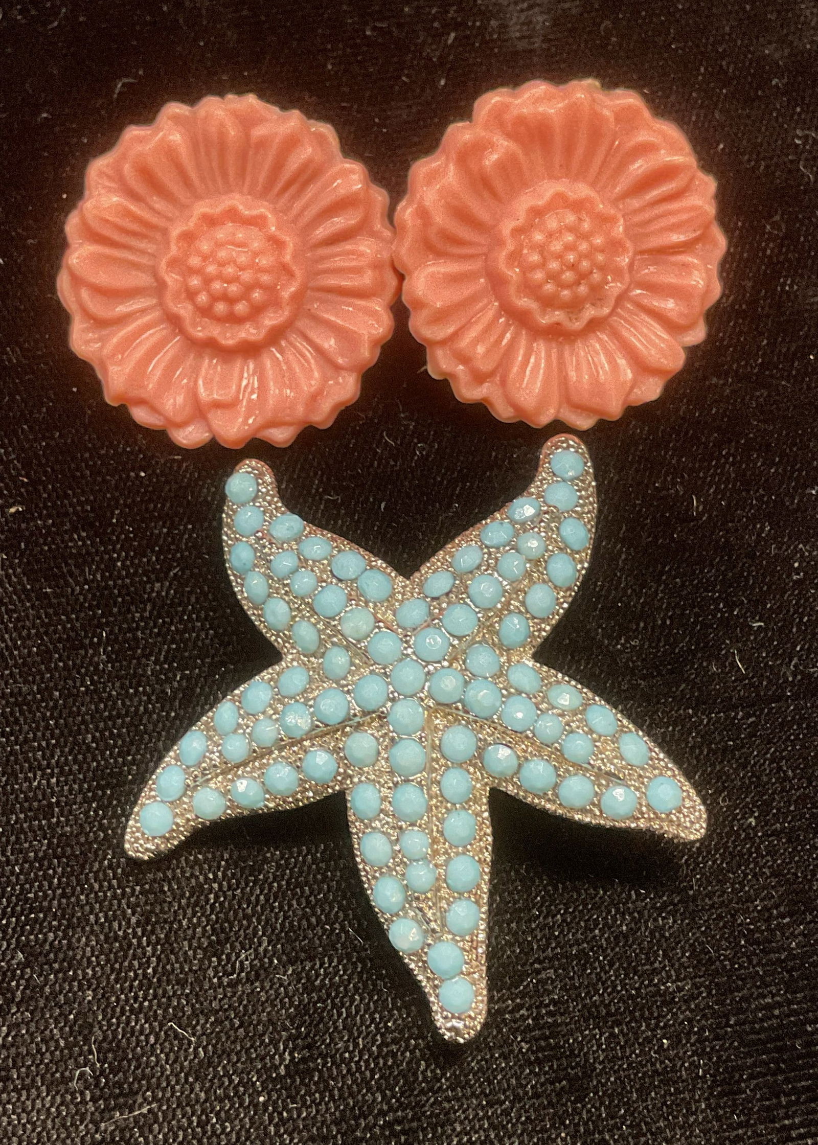 2 Faux Turquoise Starfish Brooch, Flower Earrings (1 of 6)