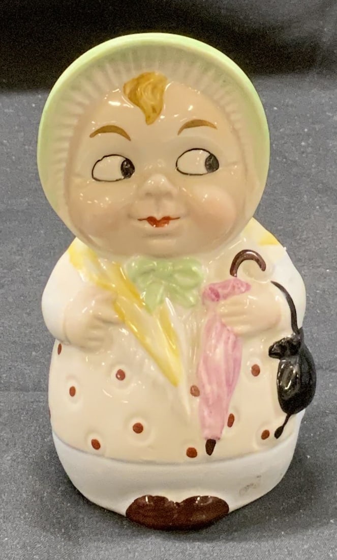Vintage Figural Ceramic Salt & Pepper Shaker (1 of 6)