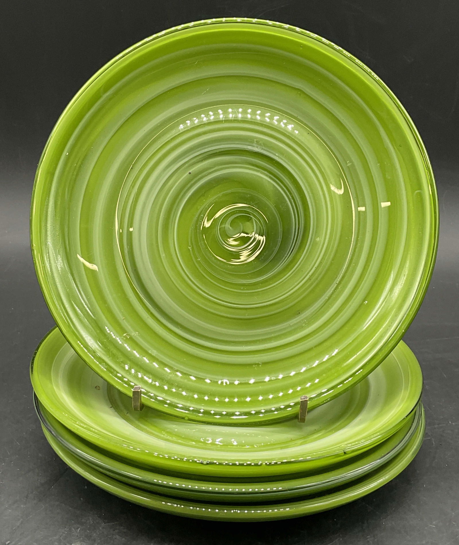 Set 4 Green Swirled Art Glass Plates (1 of 7)