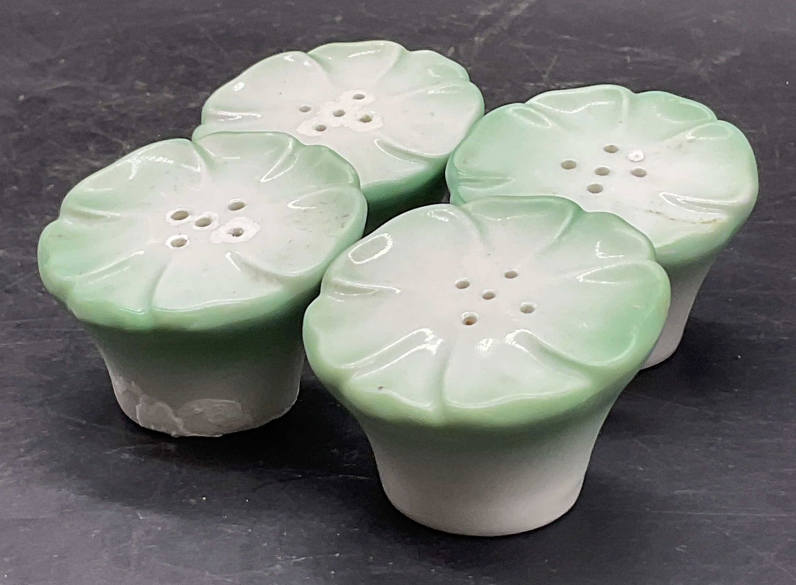 4 Vintage Ceramic Leaf Motif Salt & Pepper Shakers (1 of 7)