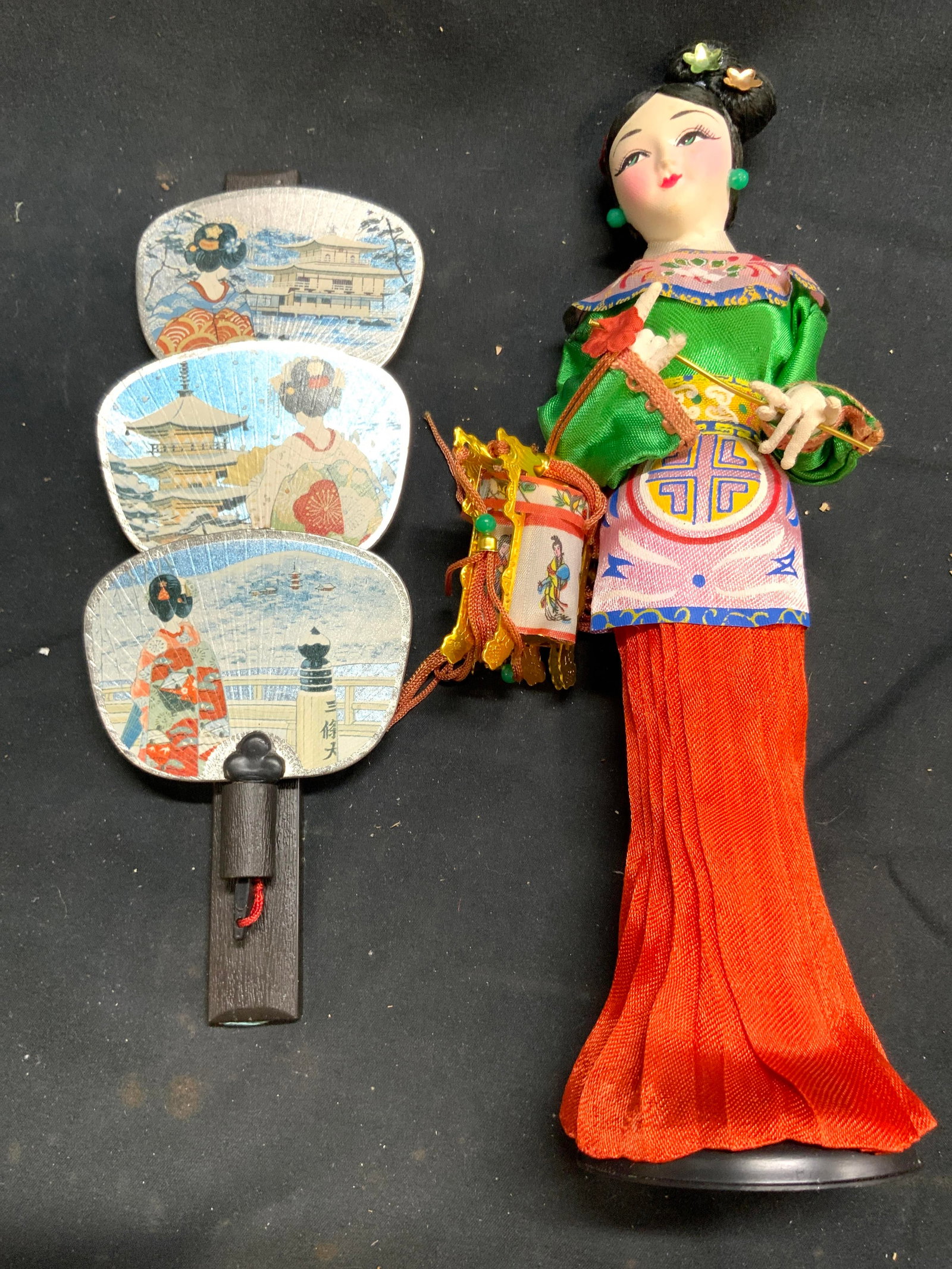 Lot 4 Geisha Doll & Miniature Asian Hand Fans (1 of 8)