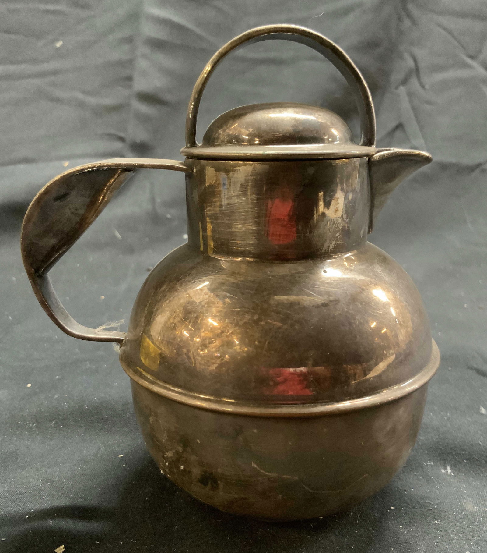 SHEFFIELD Silver On Copper Creamer Dish W Lid: Underside is inscribed SHEFFIELD SILVER ON COPPER. Creamer dish is vintage. Piece includes lid. Piece measures approximately 4.75 inches tall 4.5 inches deep 3.25 inches wide. Creamer dish, silver on