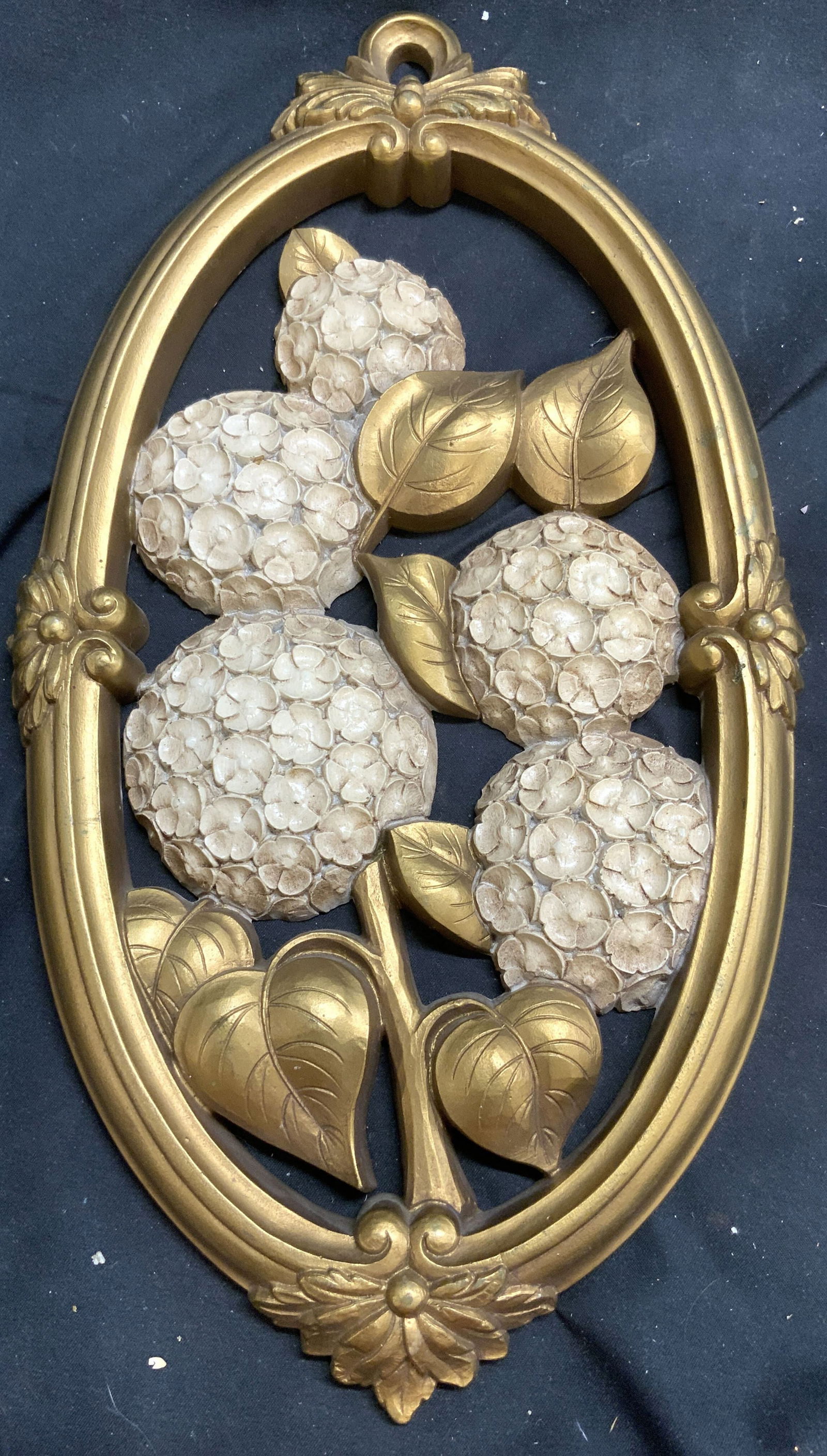 DART IND USA Comp Victorian Style Wall Hanging (1 of 7)