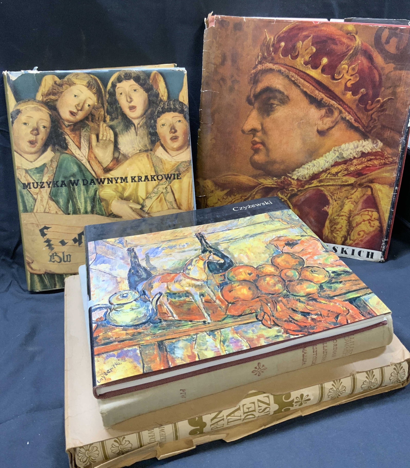 Lot 5 Vintage Polish Art & Music Books 1952+: Lot 5 Polish Art & Music Books Texts appear to be in polish, with a few books containing illustrations on the front cover. Depicting a women singing & playing instruments. Another illustration contain