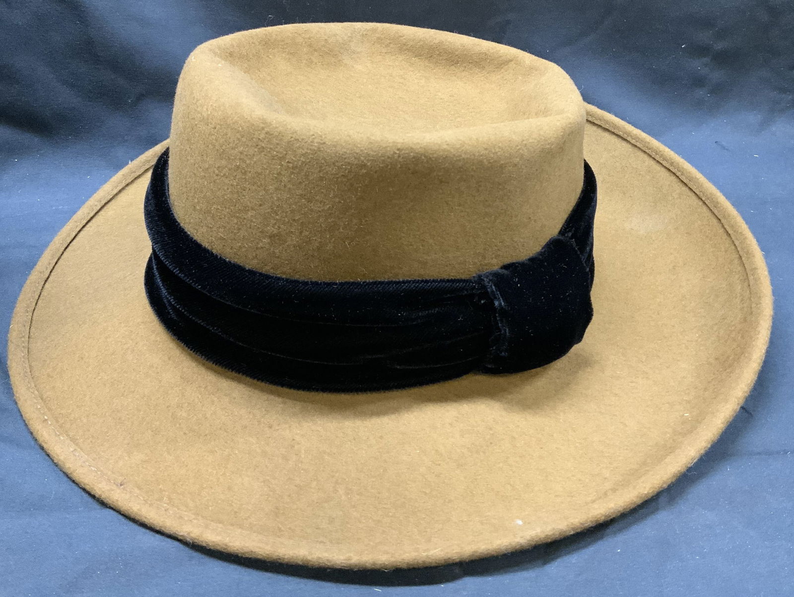 Bloomingdales Brown & Black Wool Hat & Box (1 of 11)