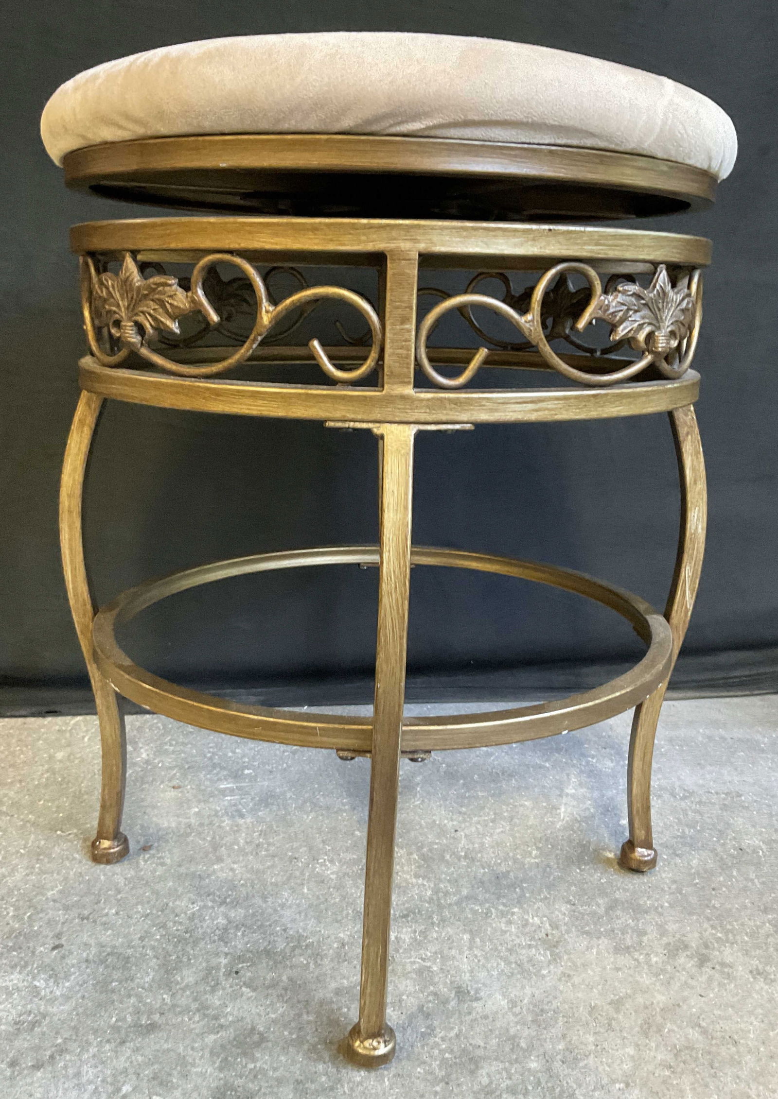EAGLE METAL Upholstered Swivel Vanity Stool (1 of 8)
