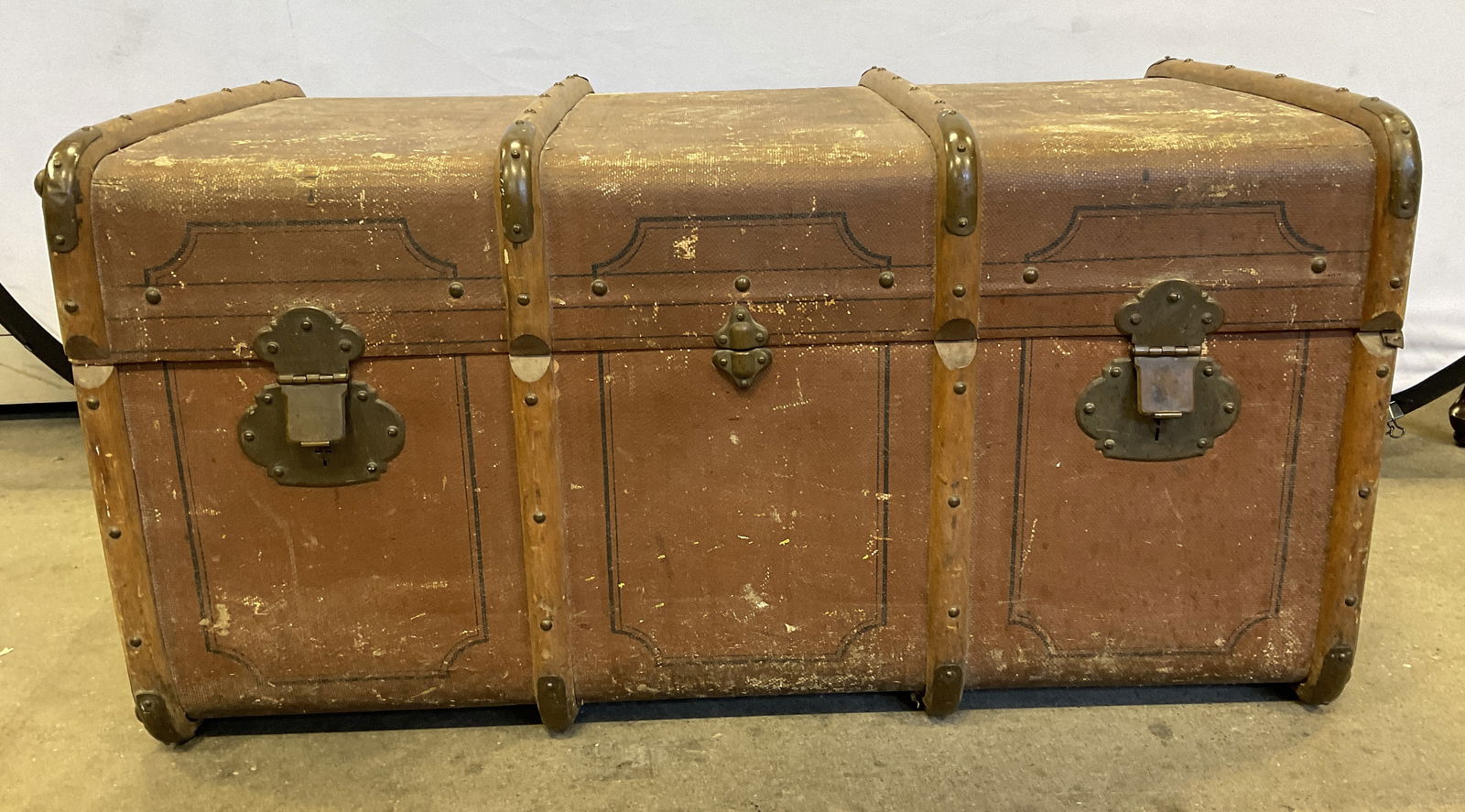 Vintage Travel Trunk W/ Hinged Lid & Handles (1 of 8)