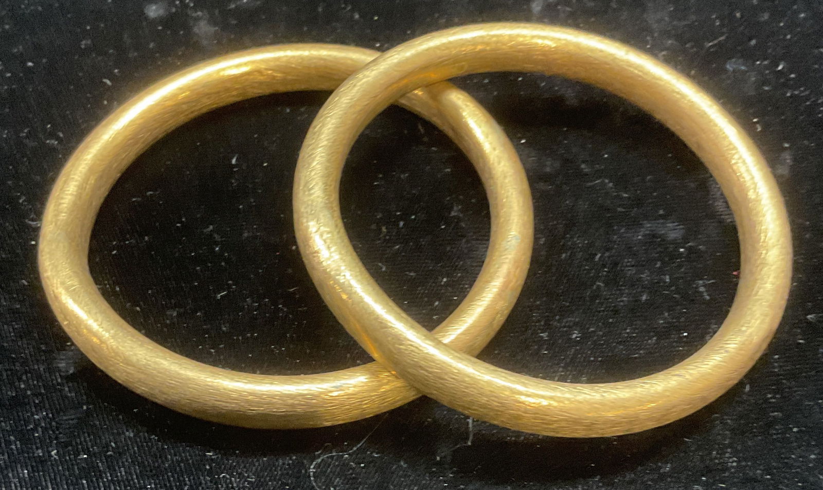 Lot 2 Brushed Gold Tone Bangle Bracelets (1 of 6)