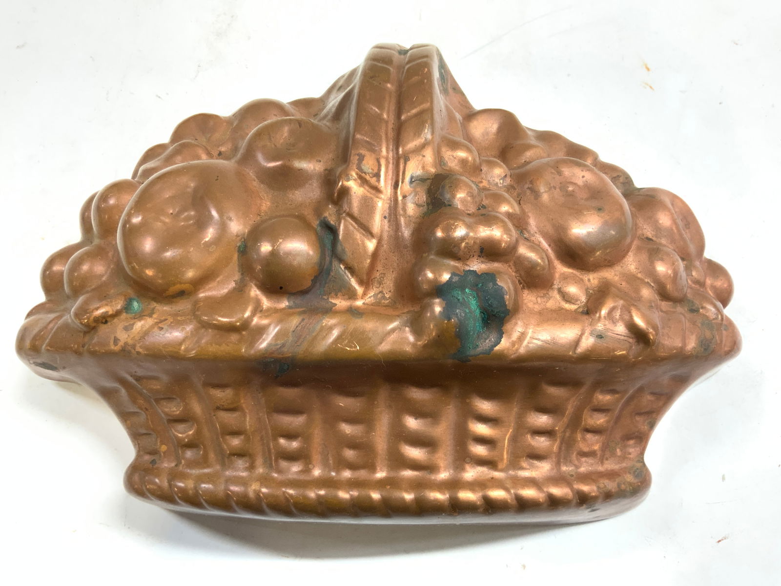 Vtg Copper & White Metal Fruit Basket Mold (1 of 7)